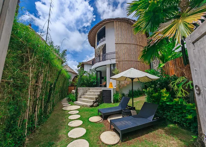Hillstone Luxury Village *