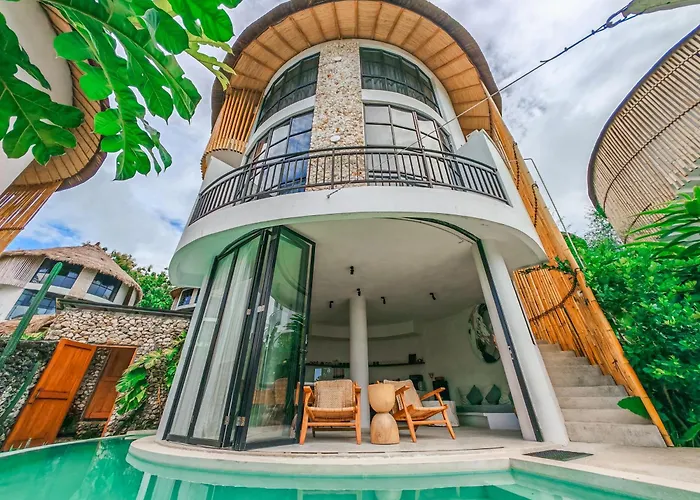 Hillstone Luxury Village *